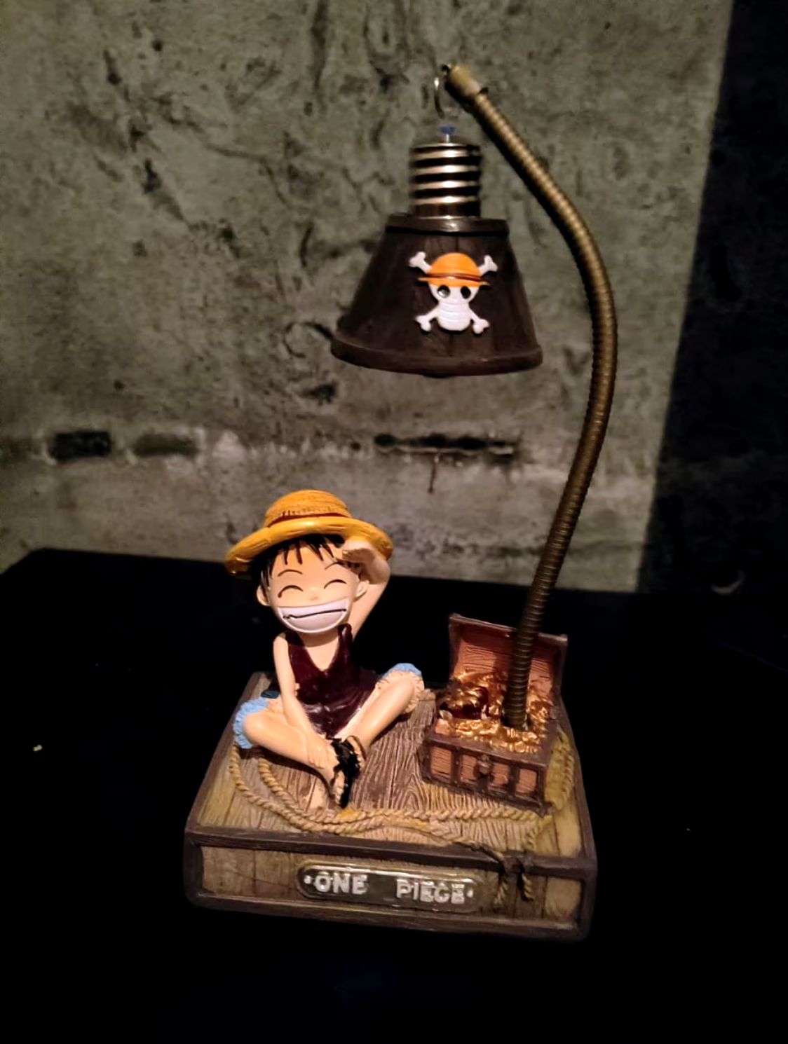 One Piece Desk Lamp